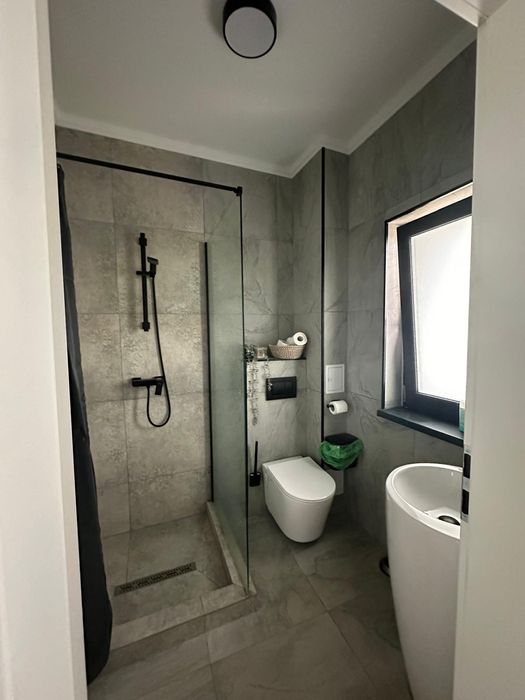 Casa D+P+E in Tomesti ,TVA inclus , Asfalt, Tâmplărie VEKKA