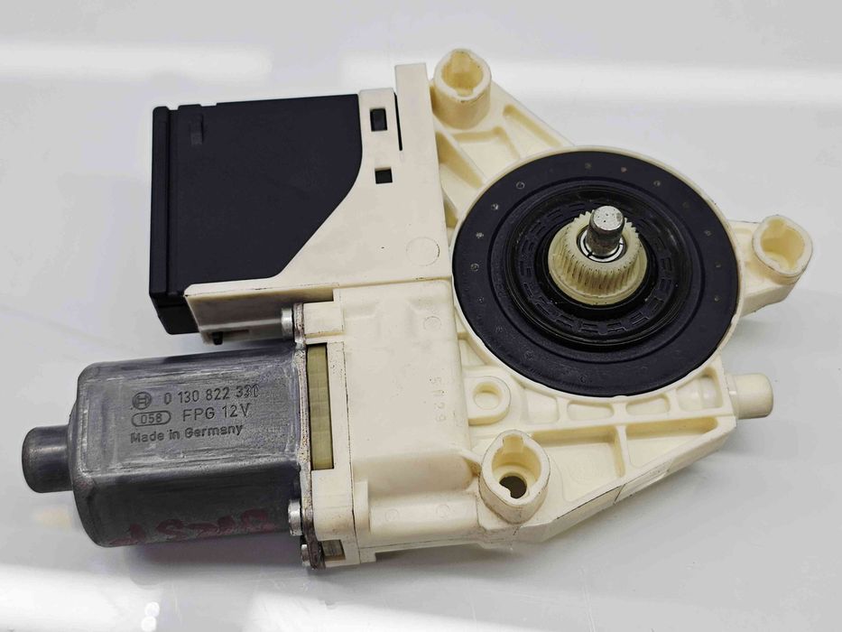 Motoras geam dreapta spate Renault Megane 3 (B95) [Fabr 2008-2016] 013