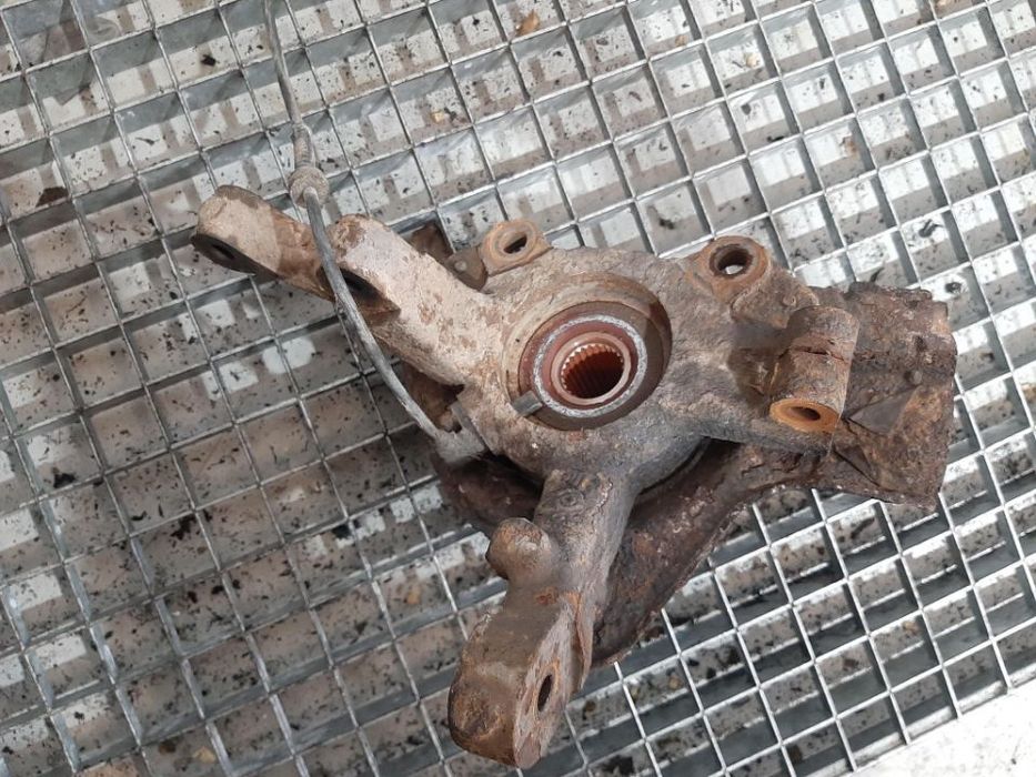 fuzeta stanga fata 1.9 jtd  fiat stilo