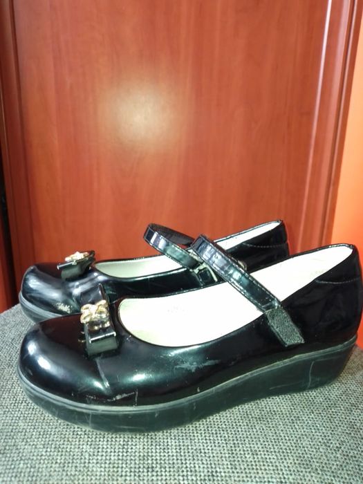 Продам Босоножки.