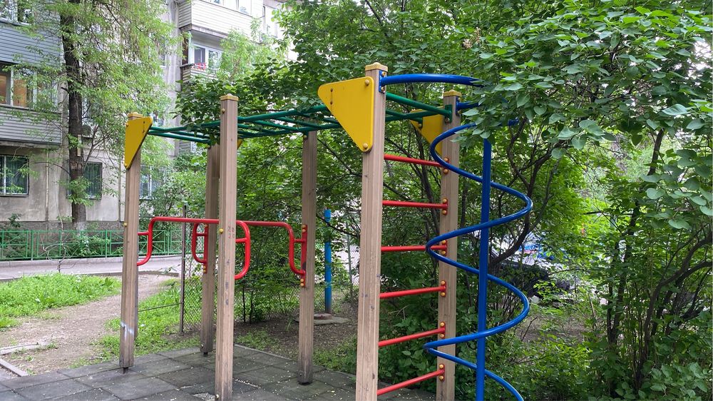 Детскии поащатка срочно продам