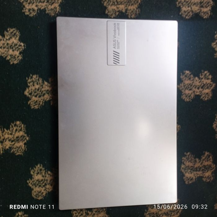 Asus vivobook sotiladi