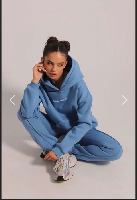 Продавам 3 конплекта на KARMA,чисто нови