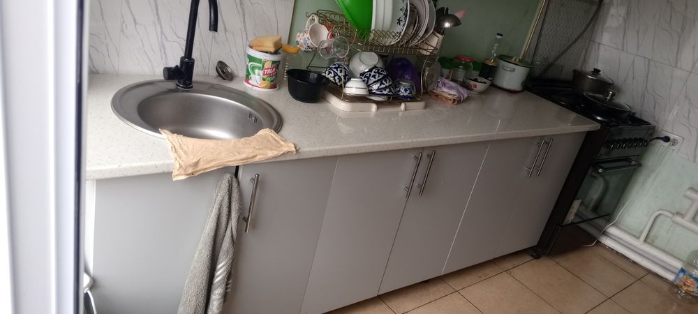 Kuxiny mebel sotiladi holati yaxshi