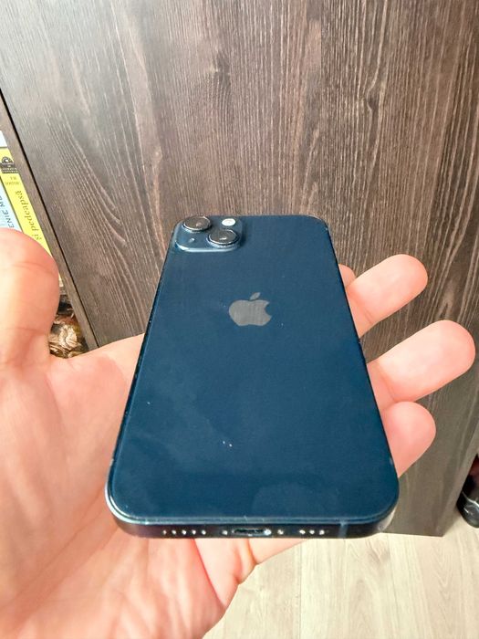 Vand doua iPhone 13, 128 GB, liber retea