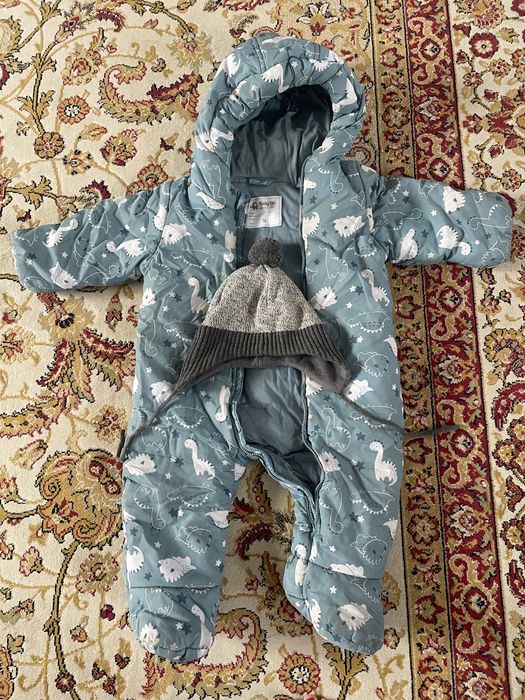 Комбинезон с шапкой