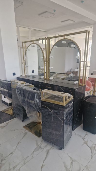 Стол для визажиста