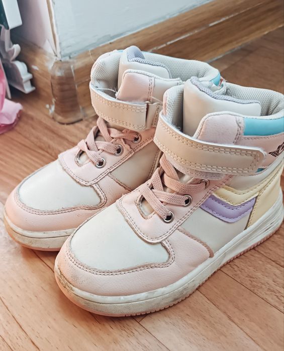 Продам кроссовки -ботинки