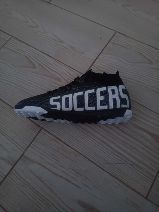 Adidași sport ,mărimea 43 ,sunt nepurtați,mie nu îmi plac