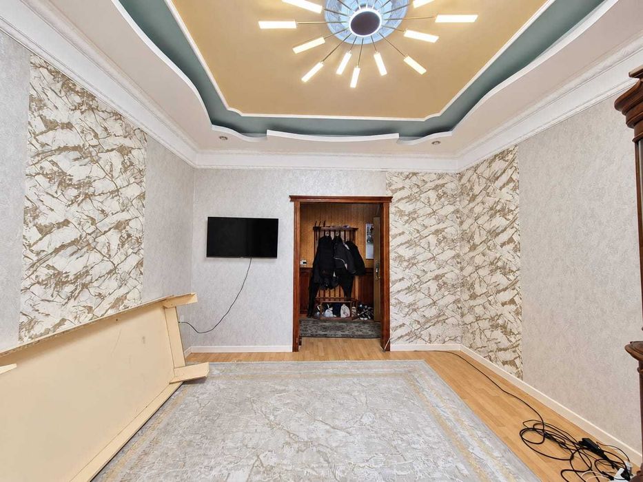Продам 2 комн квартиру студию
