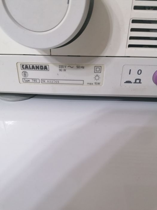 Mașina de surfilat Pfaff