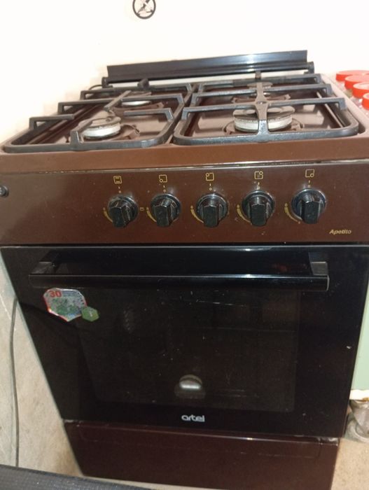 Artel gaz plita holati ideal