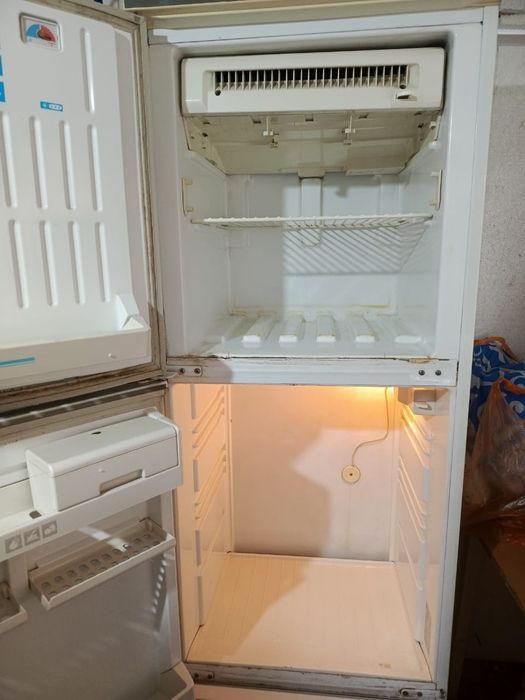 Продам холодильник