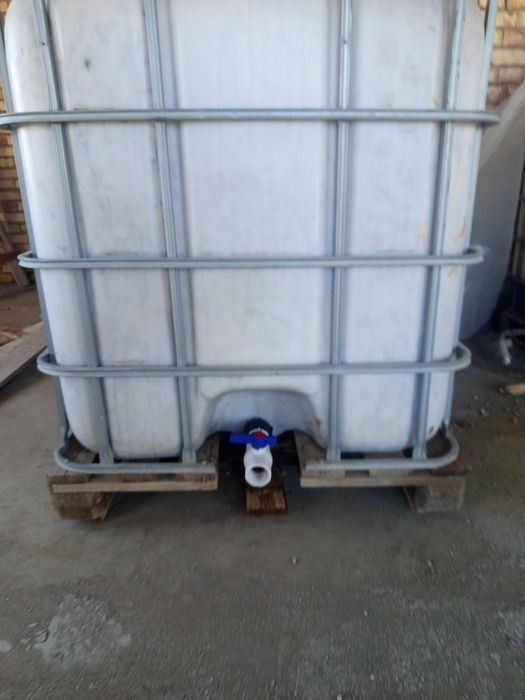 Продам ёмкость для жидкости, еврокуб тонник