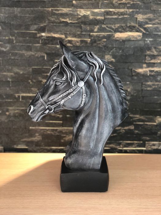 Статуи Конски Бюст (бетон)