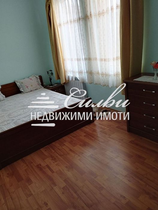 Продава се Тристаен апартамент в Шумен, Център - 98 кв.м за 1458 €/кв.м - Снимка #3