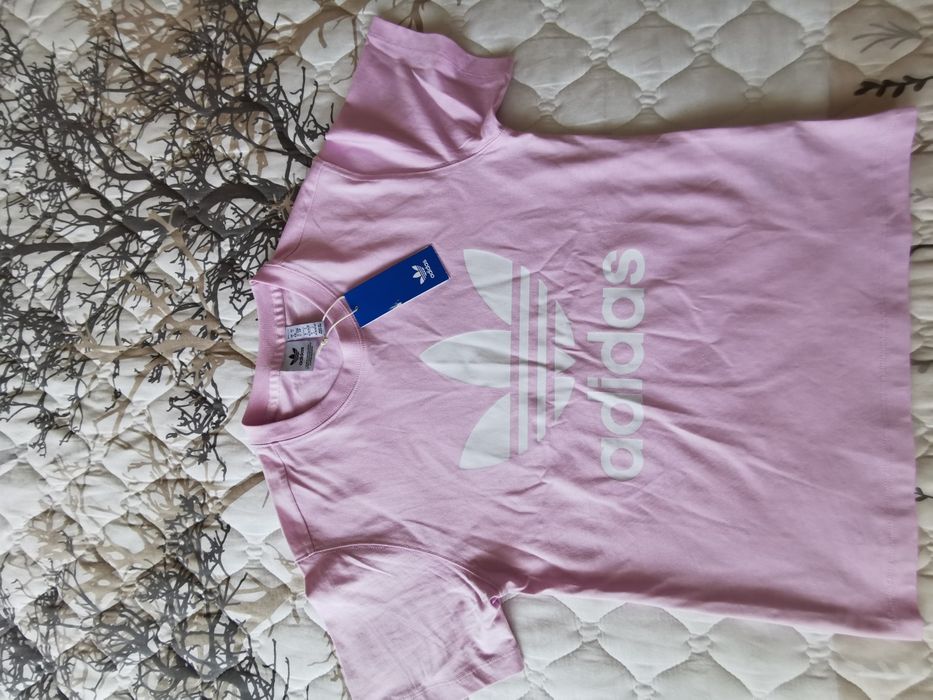 Оригинална дамска тениска Адидас, размер S