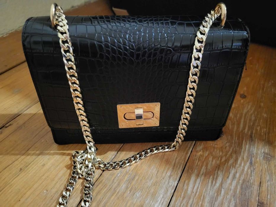 Дамска чанта през рамо