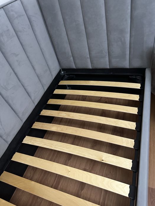 Кровать почти новая