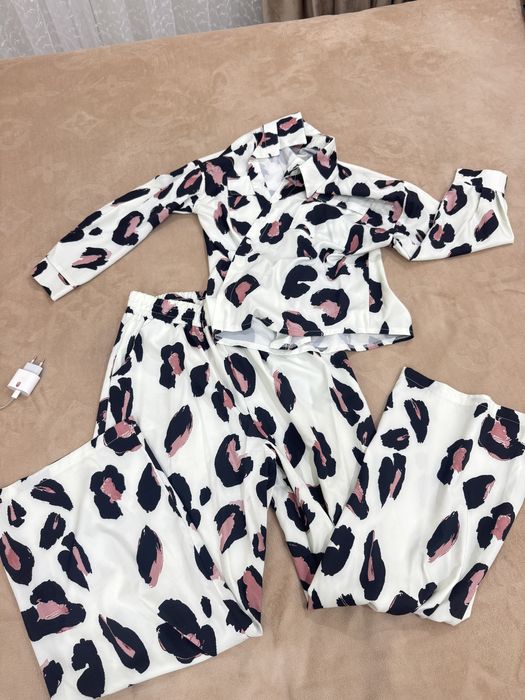 Продается платья костюм