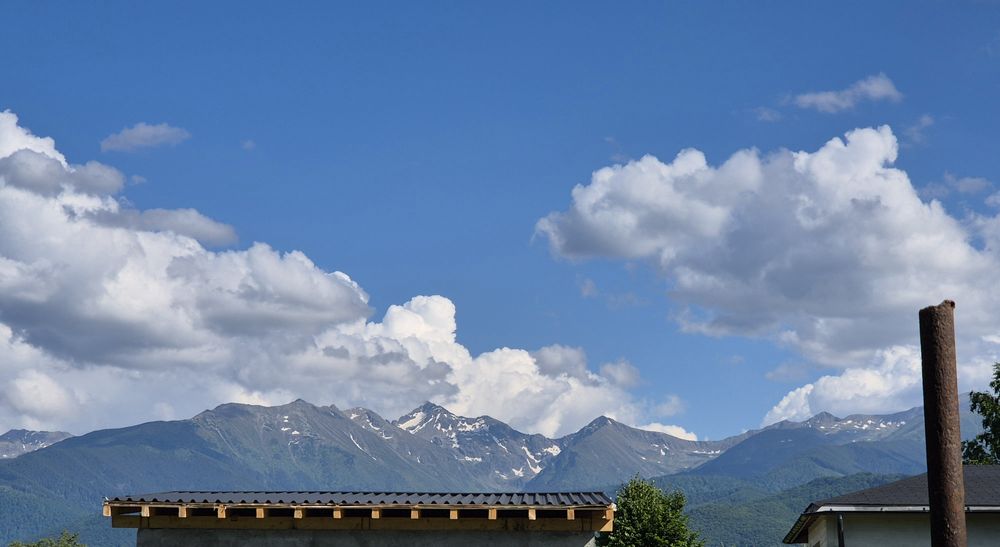 De vânzare teren cu fantana si autorizatie de constructie pe Valea Avr