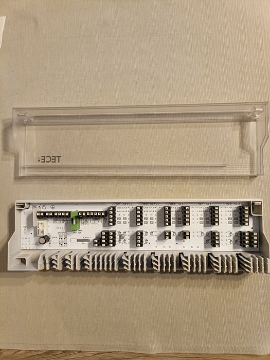 Unitate comanda servomotoare Tece standard plus cu releu comanda pompa