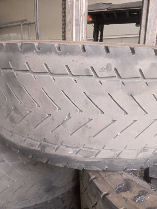 Продавам гуми 315/45/22,5 мега
