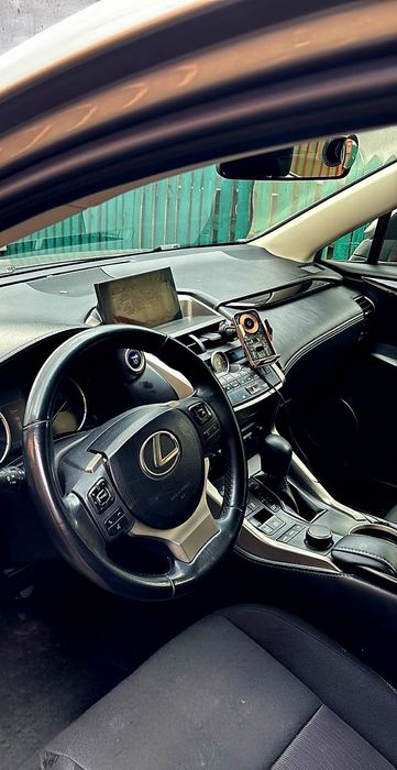 Lexus NX300h Hybrid