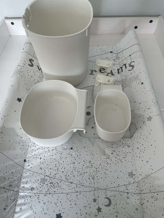 Повивалник,маса за повиване,скрин Sundvik