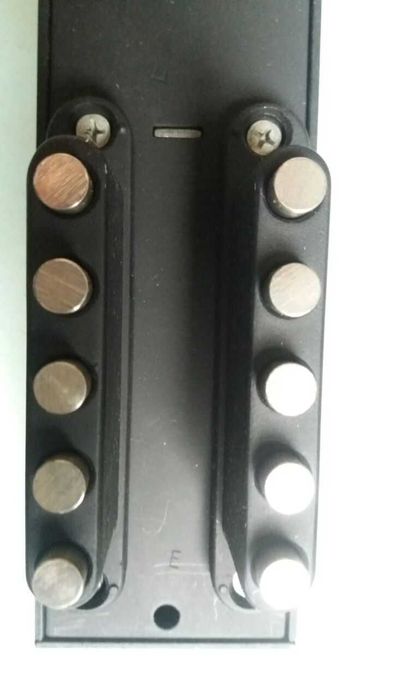 продается кодовый замок б/у и новый для двери и доводчик для автомати