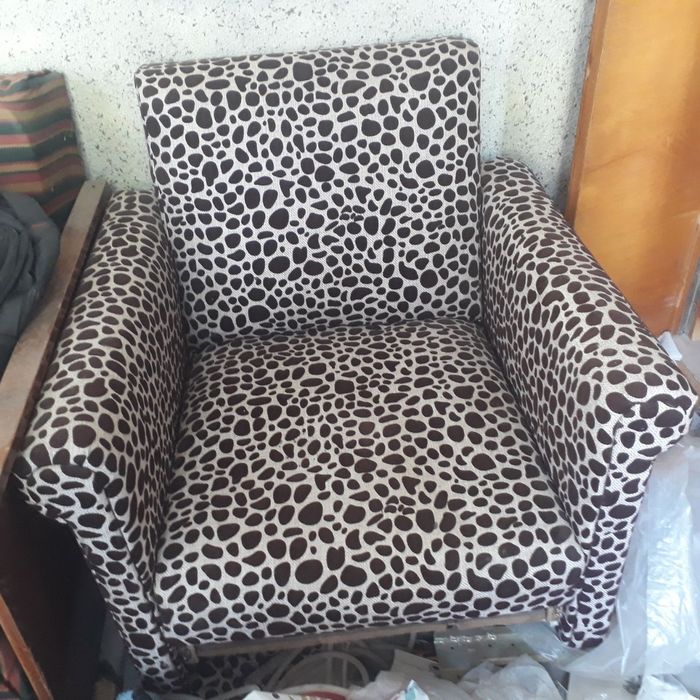 Divan va kreslolar sotiladi