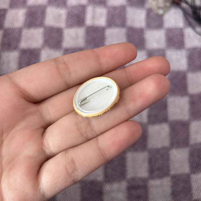 Значки на булавках //