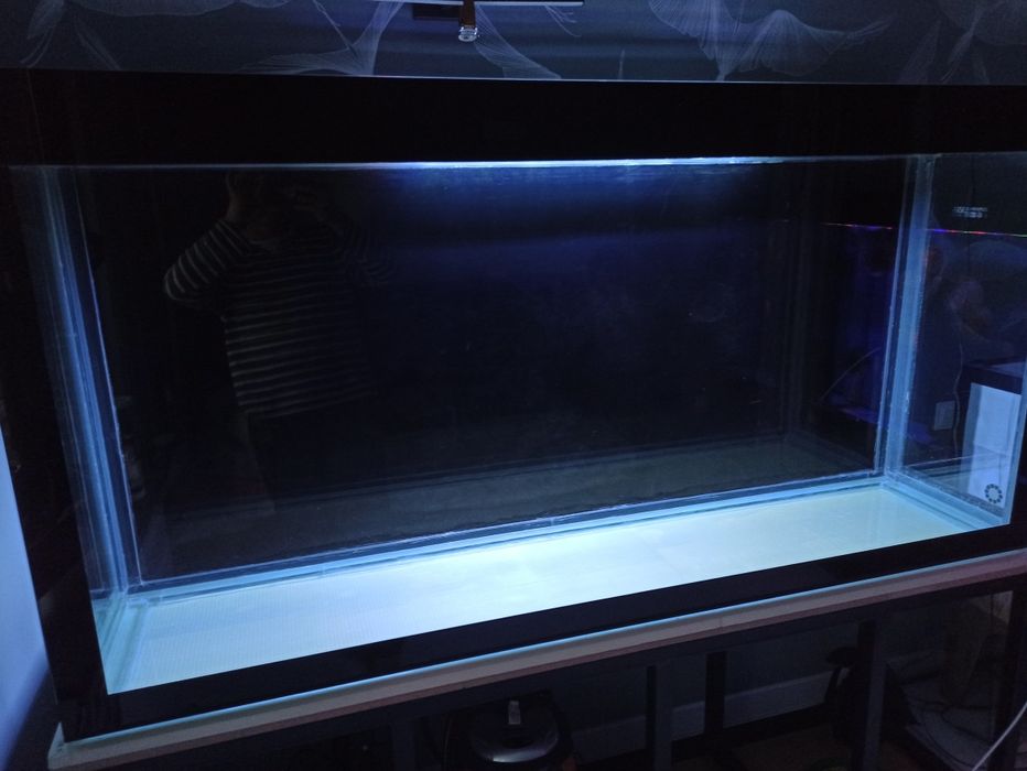 Аквариум 1 тонна  стекло 2 см