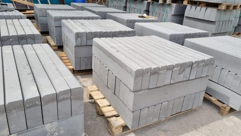 Поребрик, бордюр