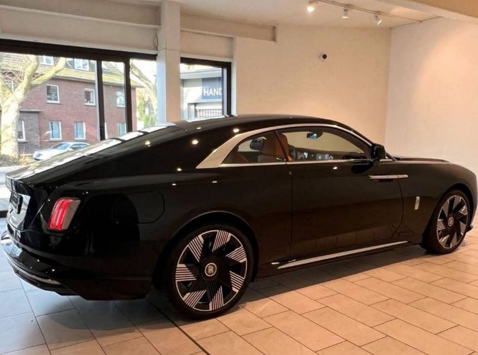 Rolls Royce Spectre electric 2026