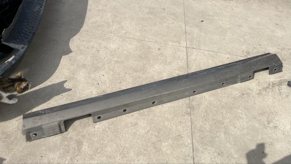 Mercedes C W204 десен праг 2 броя