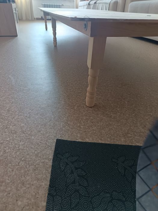 Продам стол, для гостей и дома