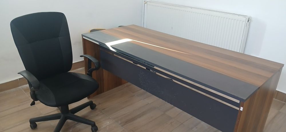 Mobilier folosit