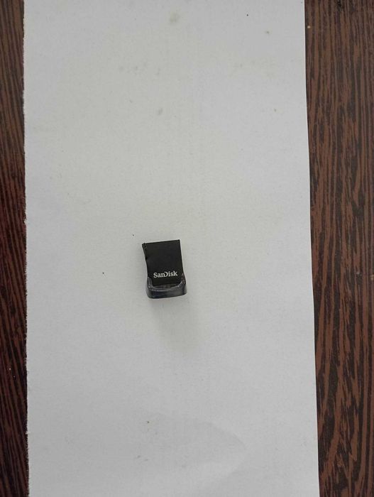 Vand stick usb cu windows 11