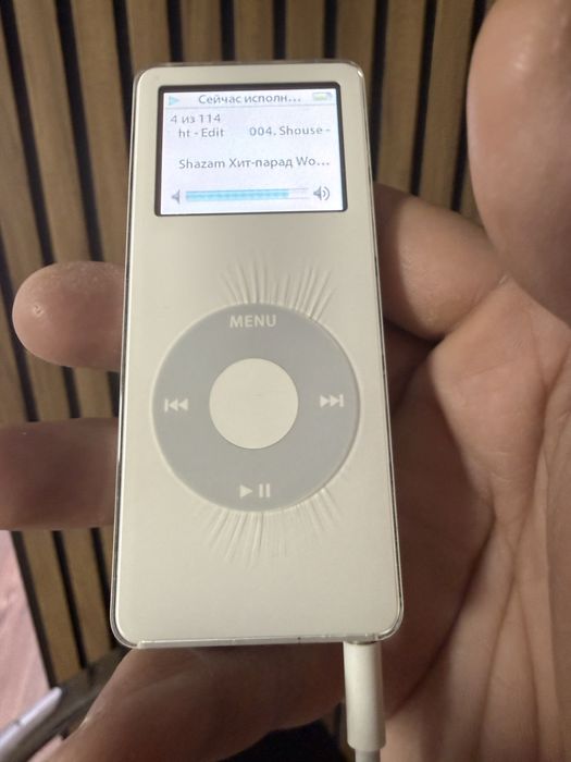 Ipod 1 gb в отличном состояний
