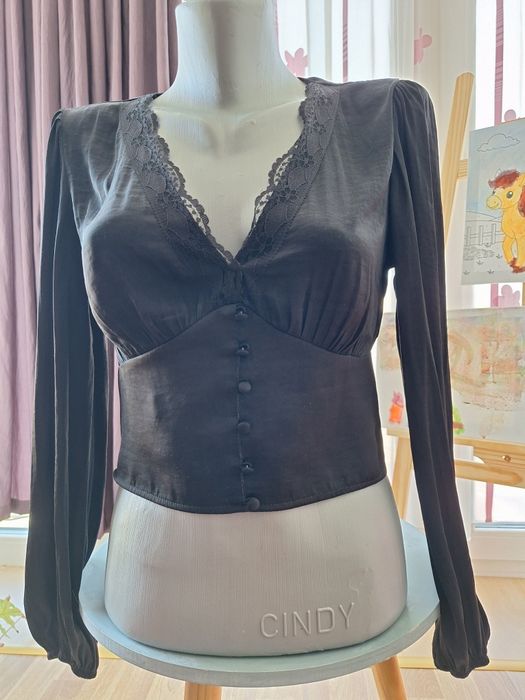 Bluză Stradivarius foarte flattering