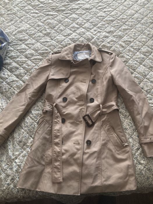 Шлифер Zara , подходящ за пролет и есен.