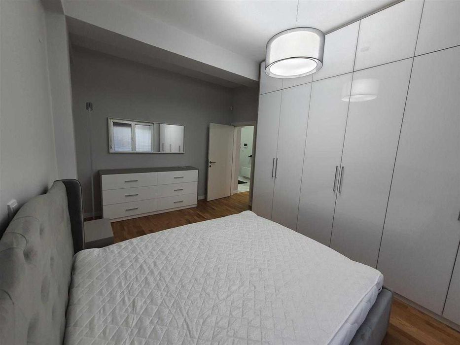 Дава се под наем Двустаен апартамент в Бургас, Център - 62 кв.м за 255 € - Снимка #2