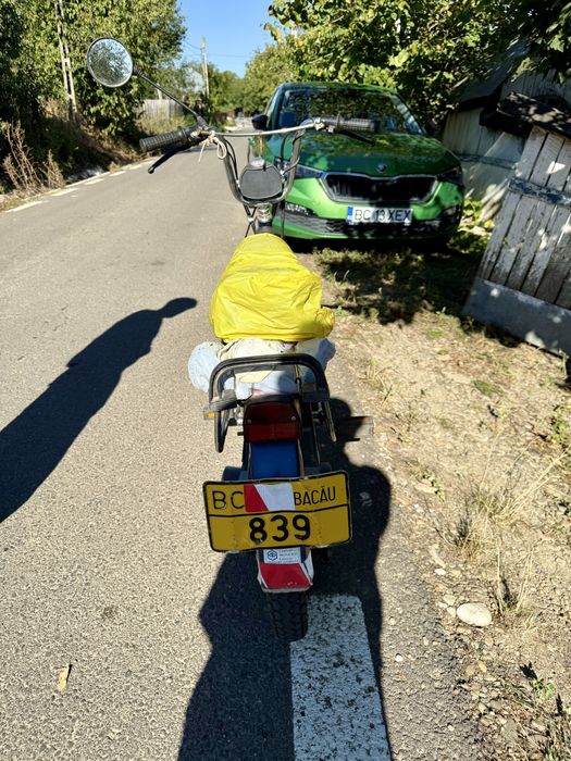 Scuter Piaggio cu pedale