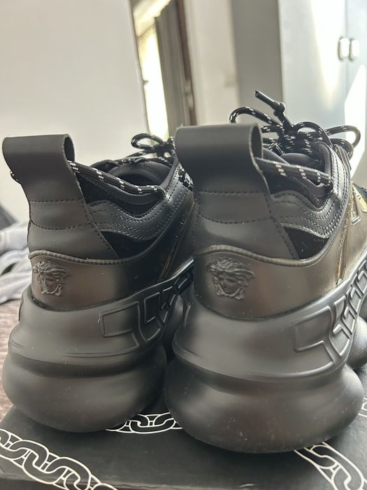 Versace -Trainer Chain Reaction