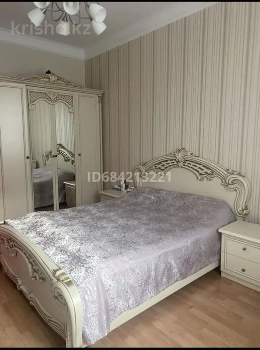 Спальный гарнитур из дерева