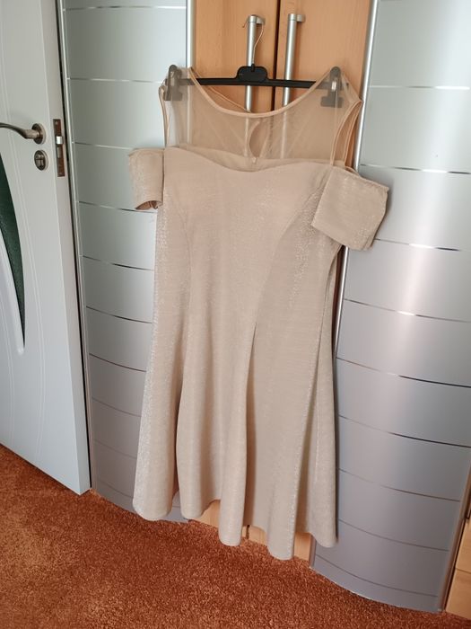 Официална рокля златиста