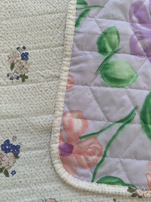 Продам 2 новых покрывала 140 на 200