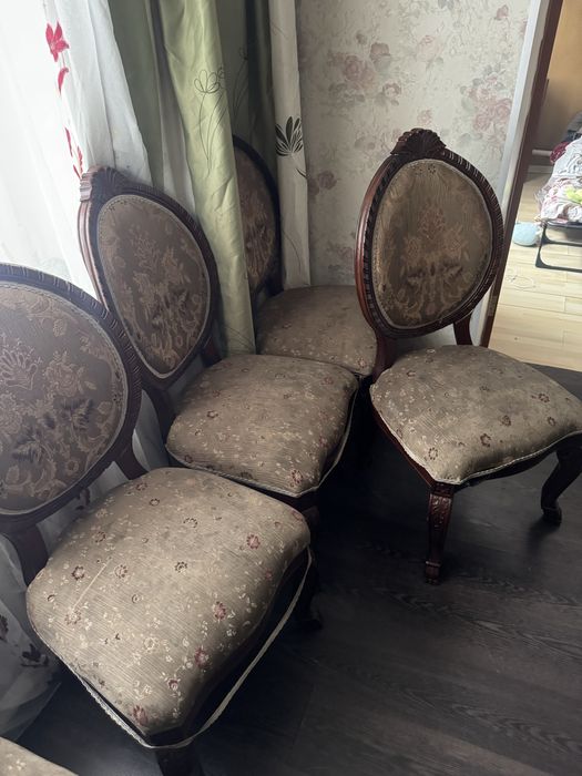 Продам четыре стула