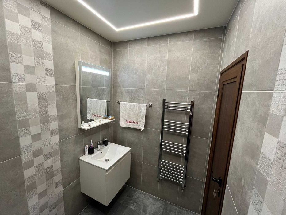 Продава се Двустаен апартамент в София, Разсадника - 74 кв.м за 1757 €/кв.м - Снимка #2